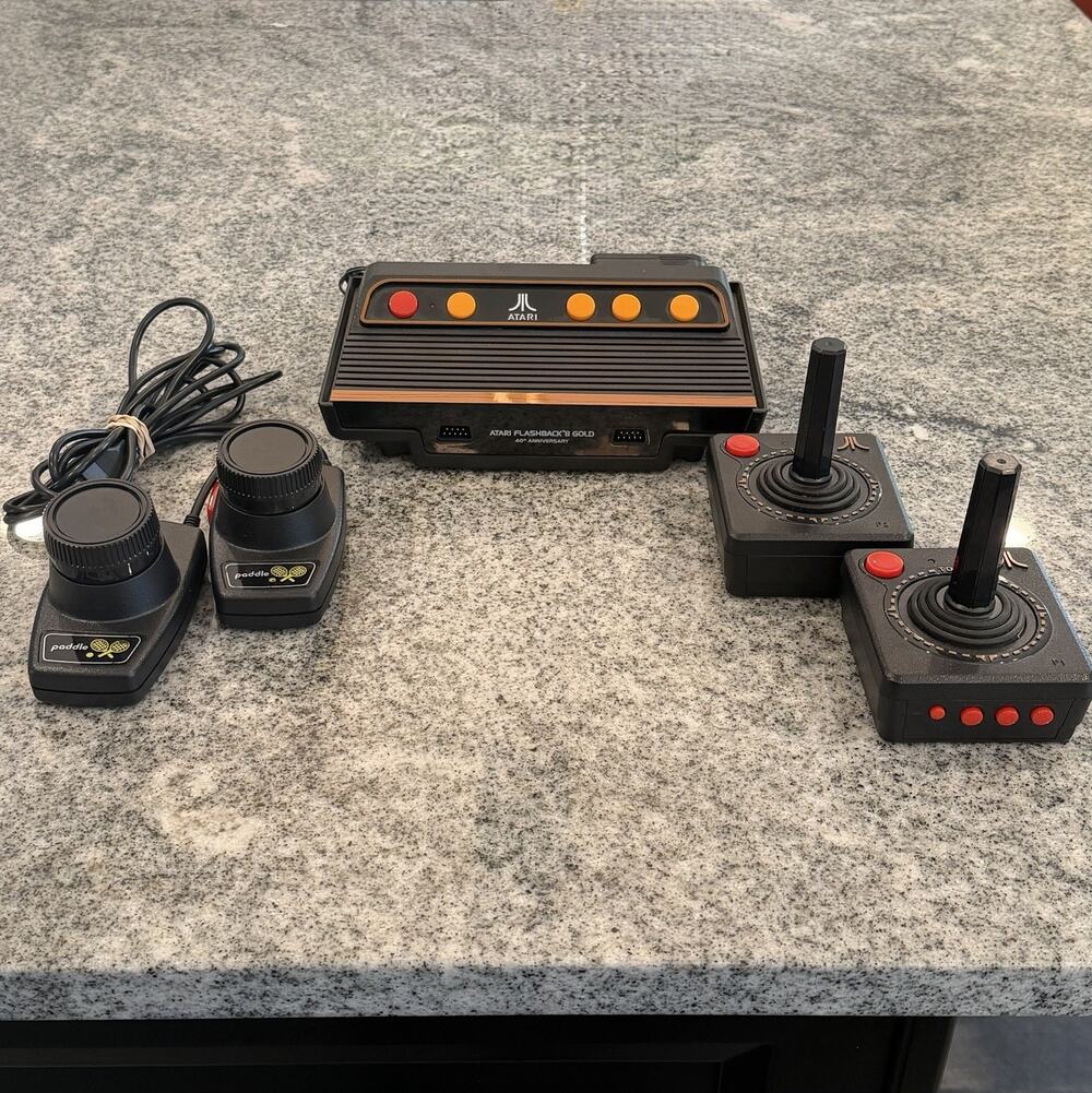 ATARI FLASHBACK 8 GOLD HD Deluxe 40th Ann Console AR3620X-Paddles & 2 Joy Sticks